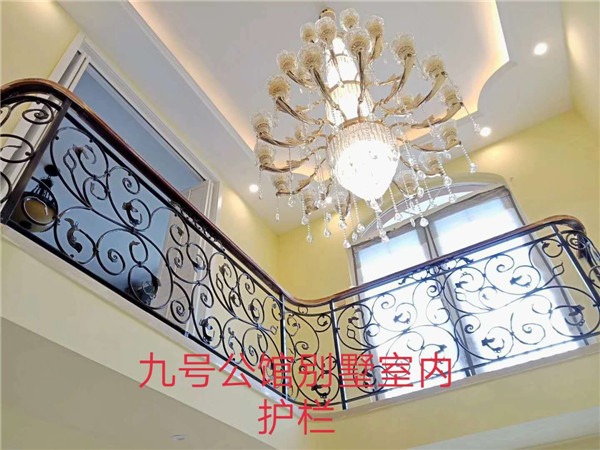 ������̖���^�e���҃��o��